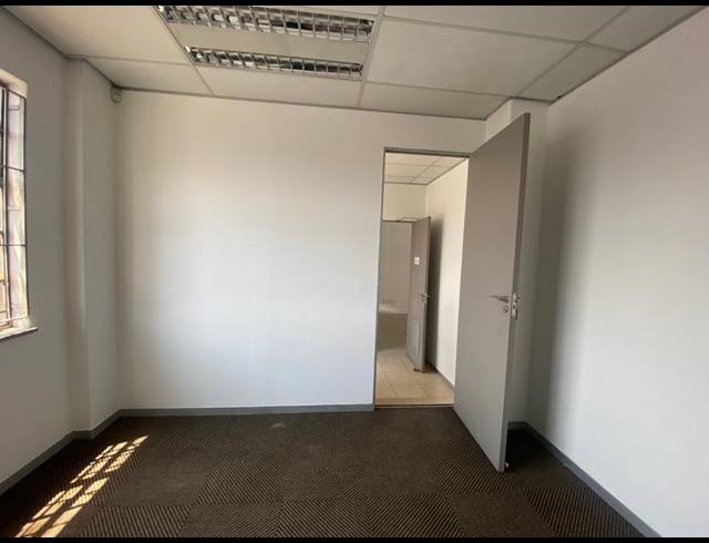 204M² OFFICE TO LET IN INDUSTRIA